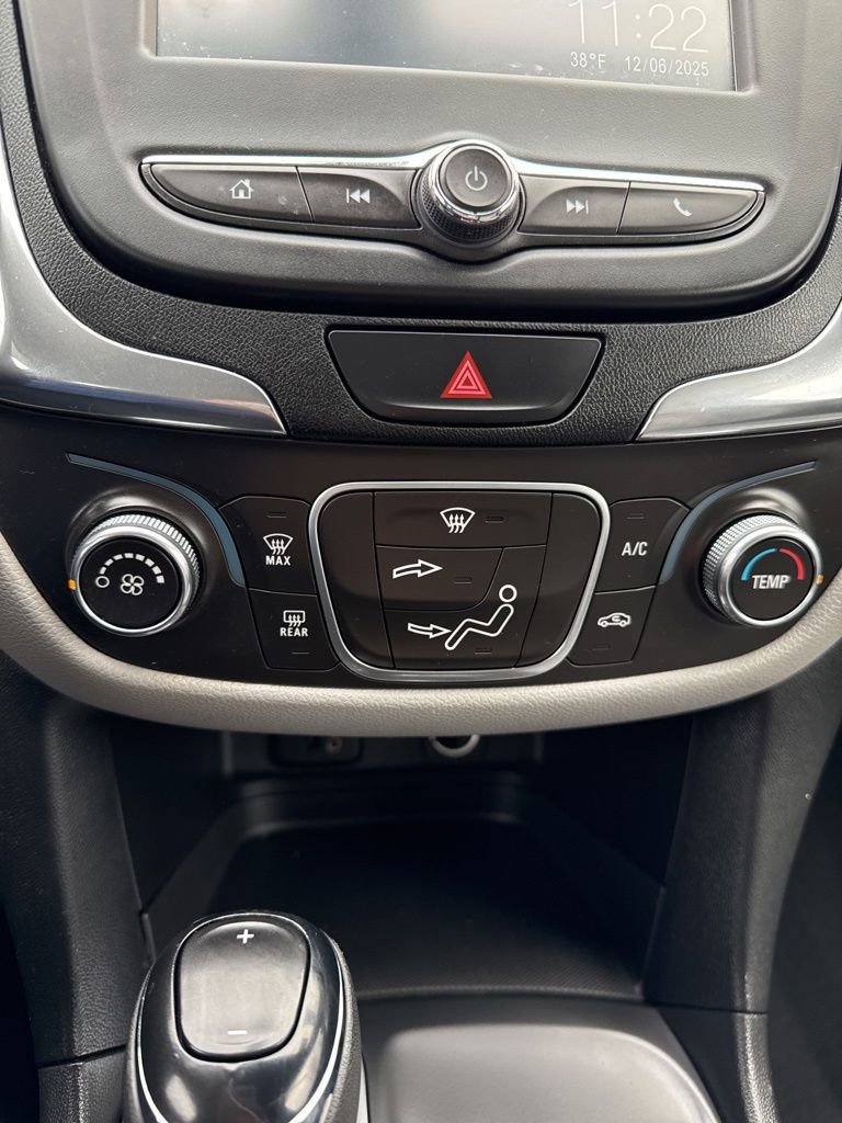 Used 2018 Chevrolet Equinox LS image 23