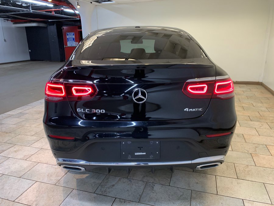 Used 2022 Mercedes-Benz GLC 300 4MATIC Coupe image 7