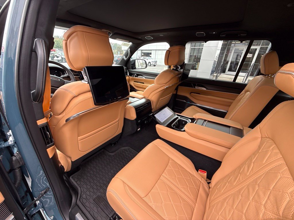 New 2027 Jeep Grand Wagoneer Summit AWD/4WD image 18