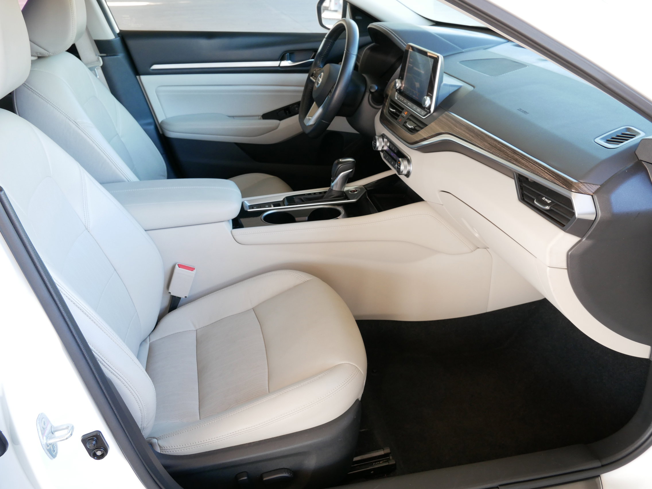 Used 2021 Nissan Altima 2.5 Platinum image 10