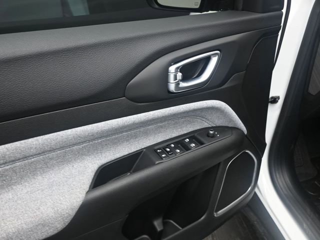 Used 2025 Jeep Compass Sport w/ Mopar Graphics Package image 22