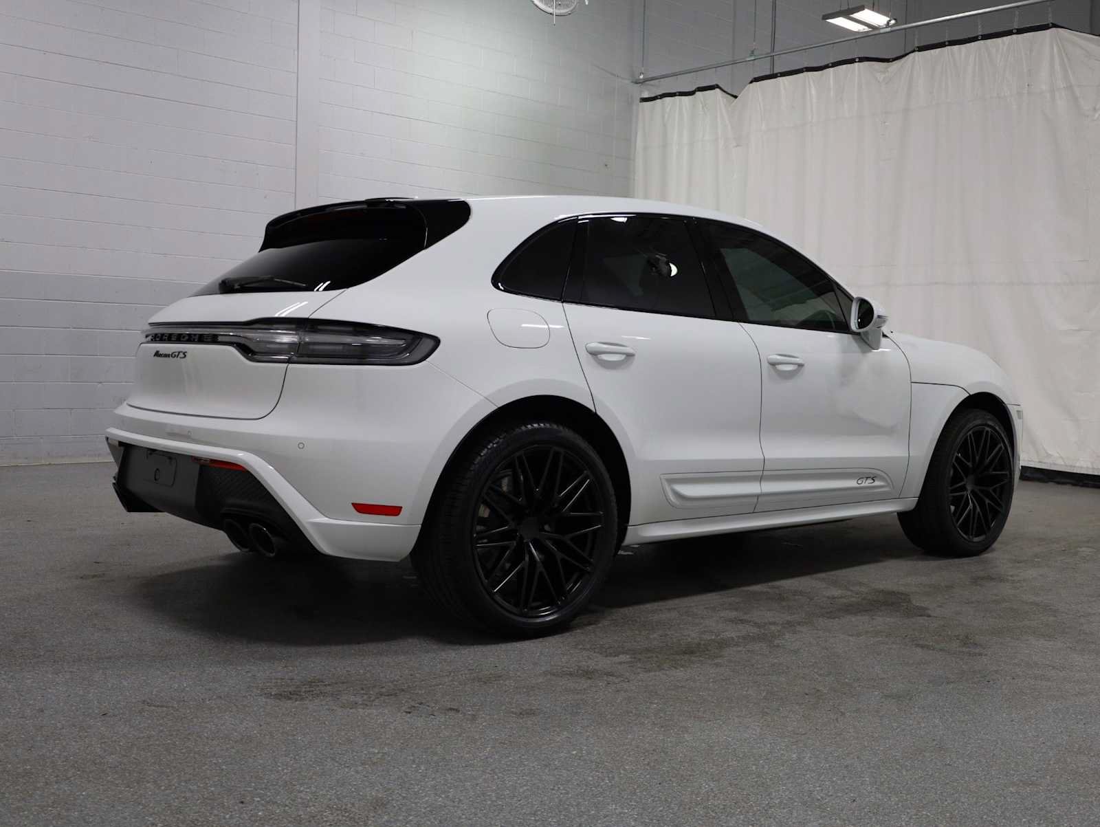 Certified 2023 Porsche Macan GTS AWD/4WD image 9