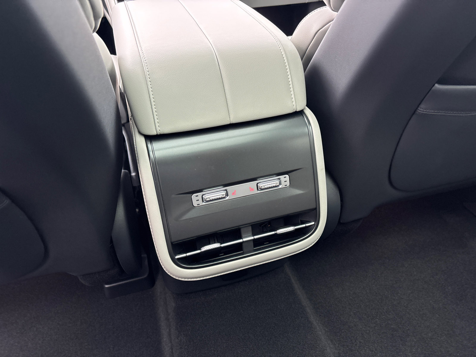 New 2026 Lincoln Nautilus Reserve AWD/4WD image 33