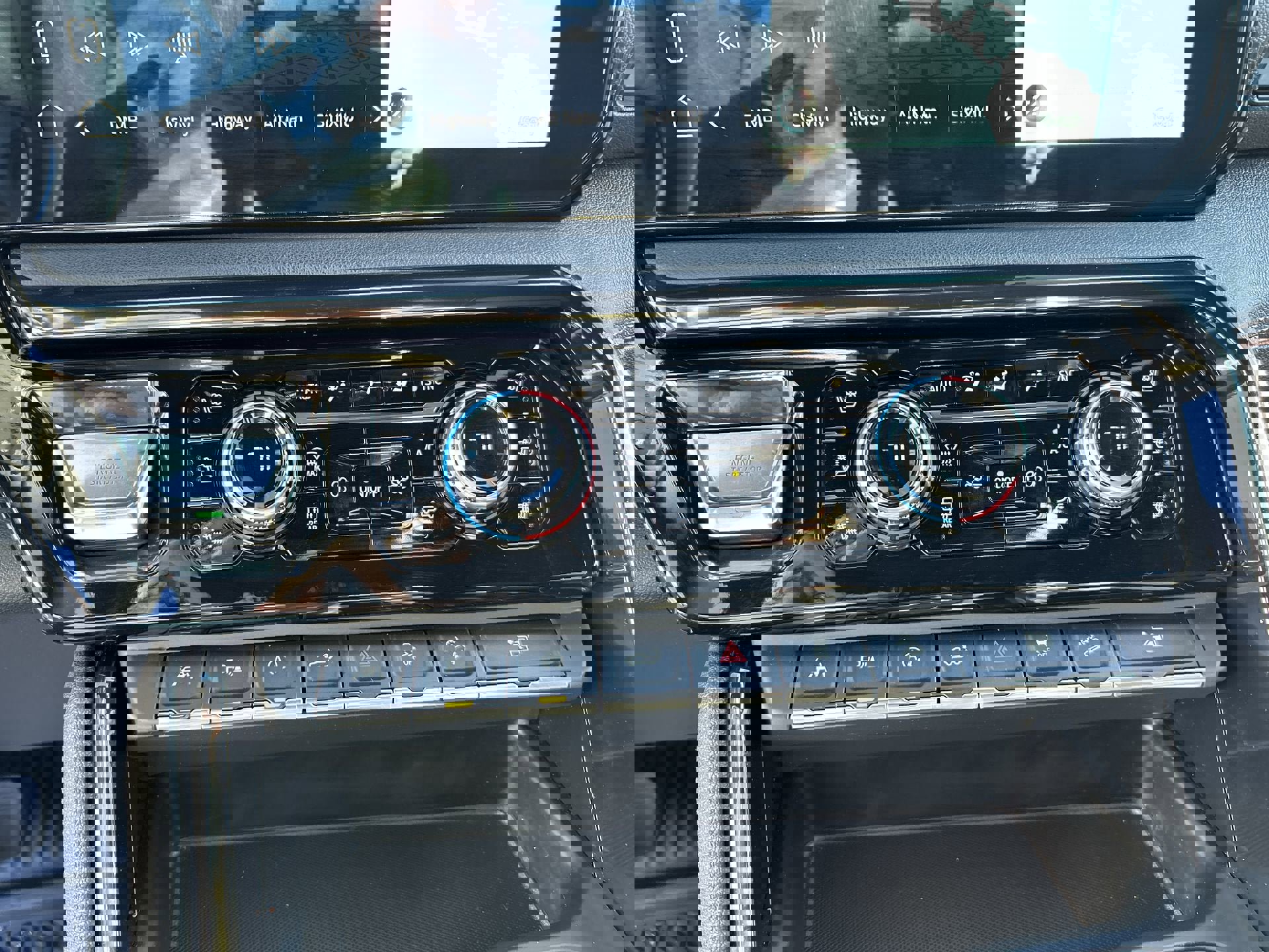 Used 2022 GMC Sierra 1500 AT4 w/ AT4 Premium Package image 19