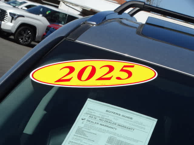 Used 2025 Toyota Grand Highlander FWD image 6