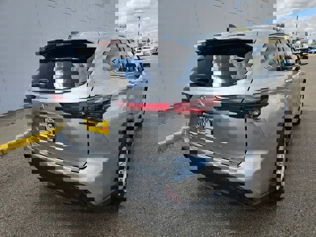 Used 2024 Toyota Highlander LE image 7