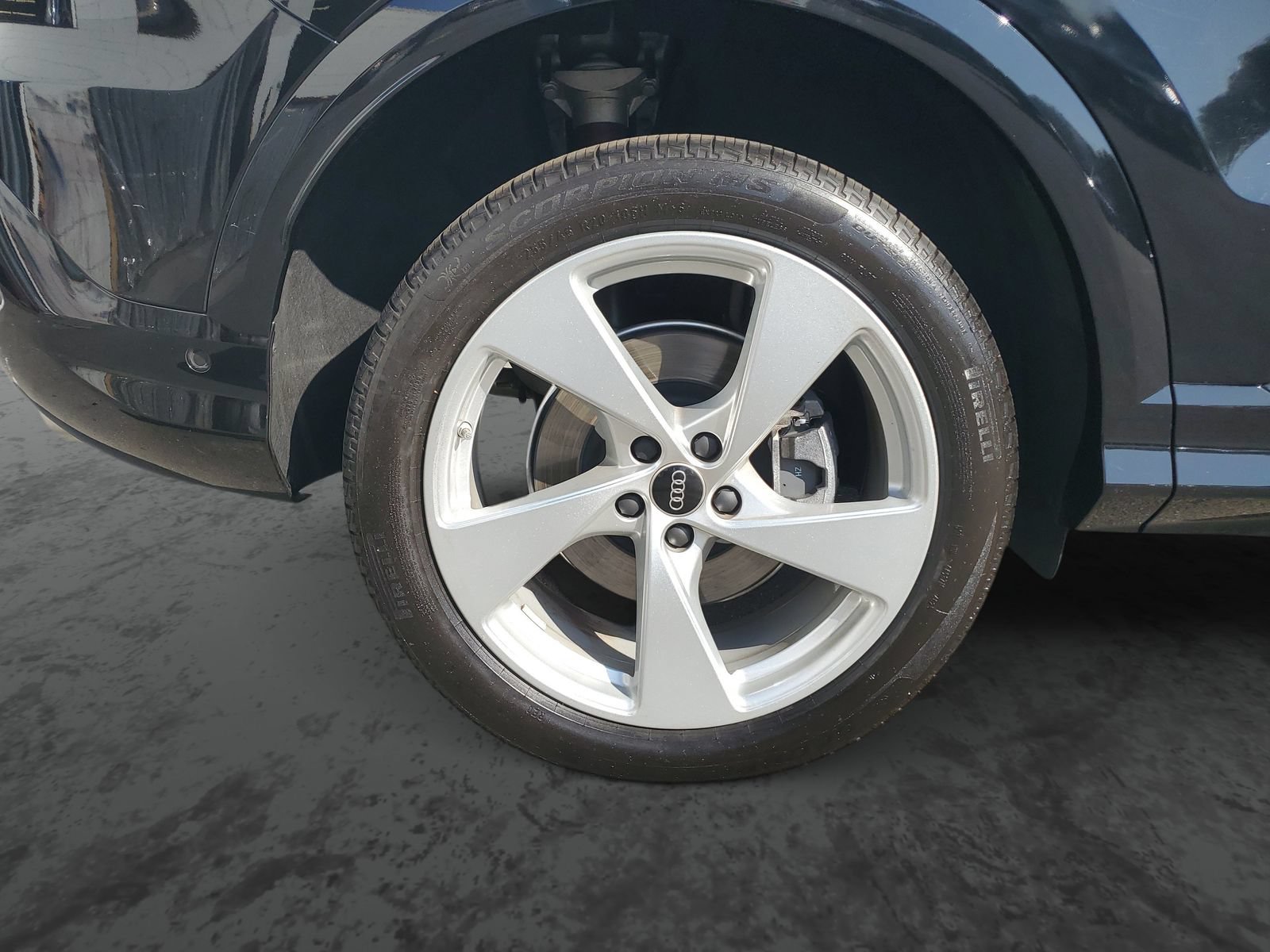 Used 2025 Audi Q5 Premium w/ Premium Plus AWD/4WD image 5