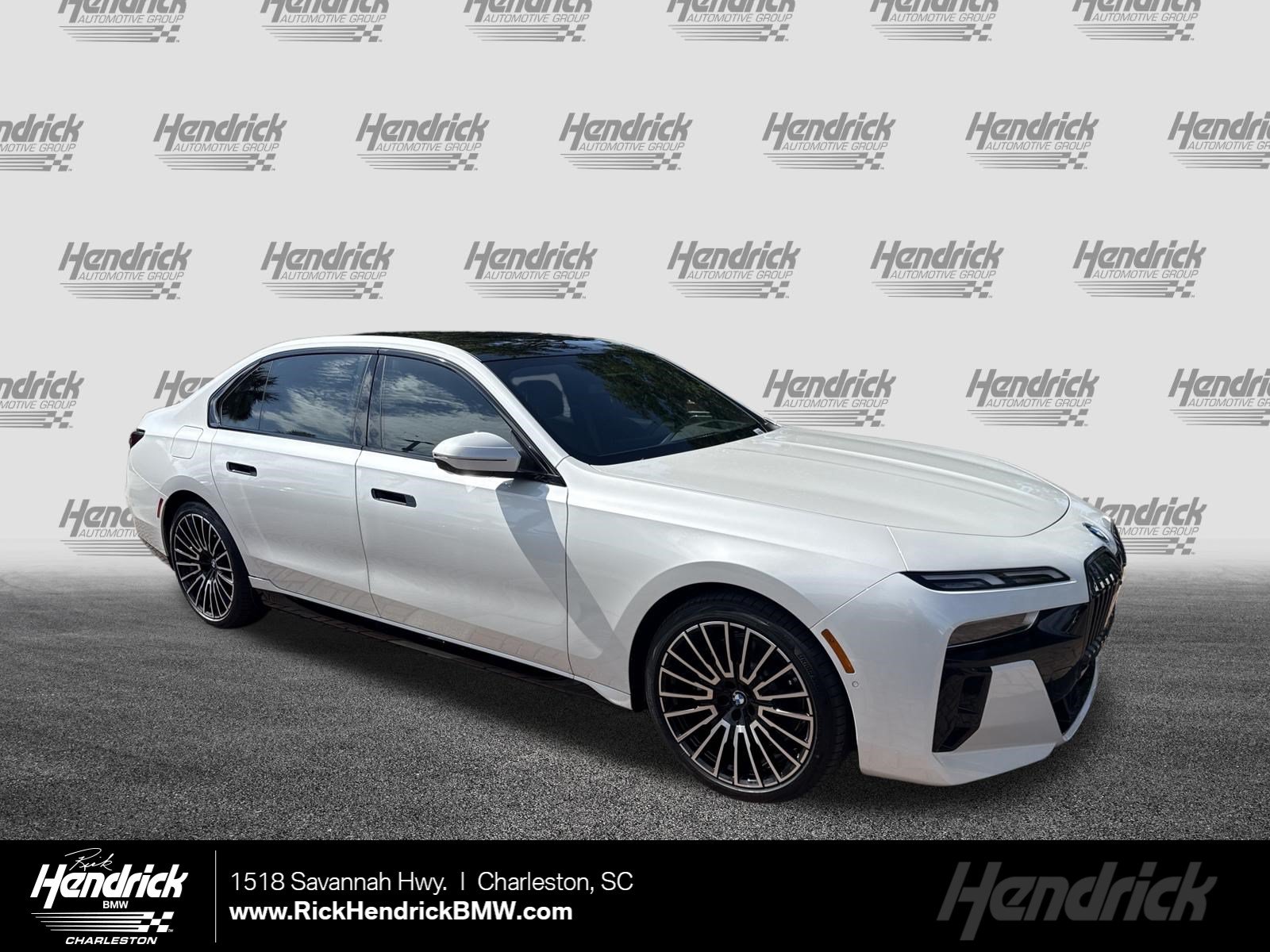 New 2026 BMW 750e xDrive