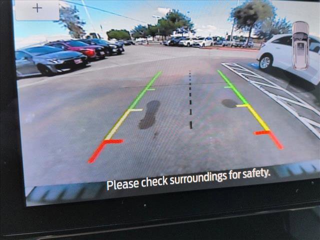 Used 2023 Ford Explorer XLT image 13