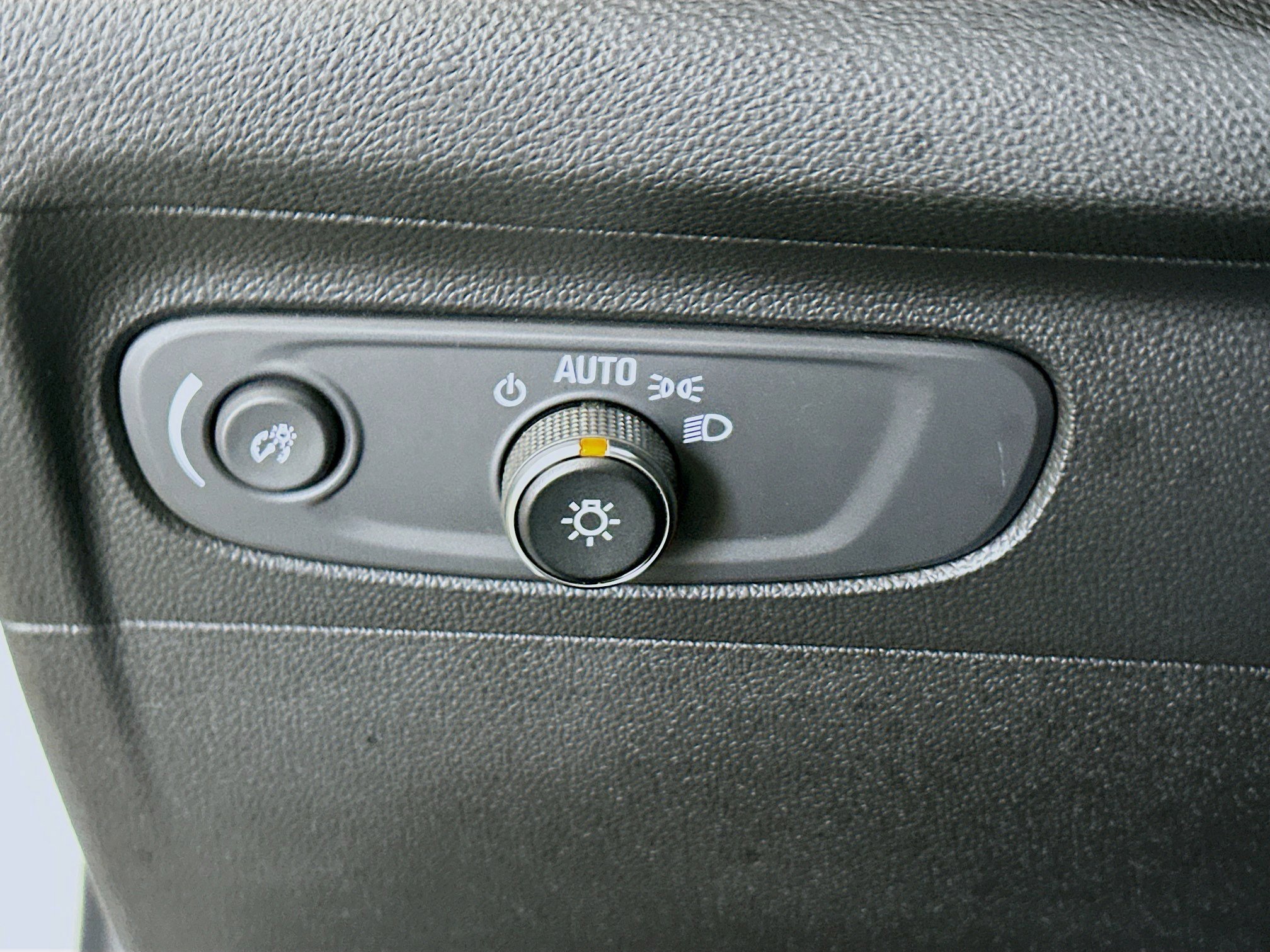 Used 2021 Buick Envision Preferred FWD image 17