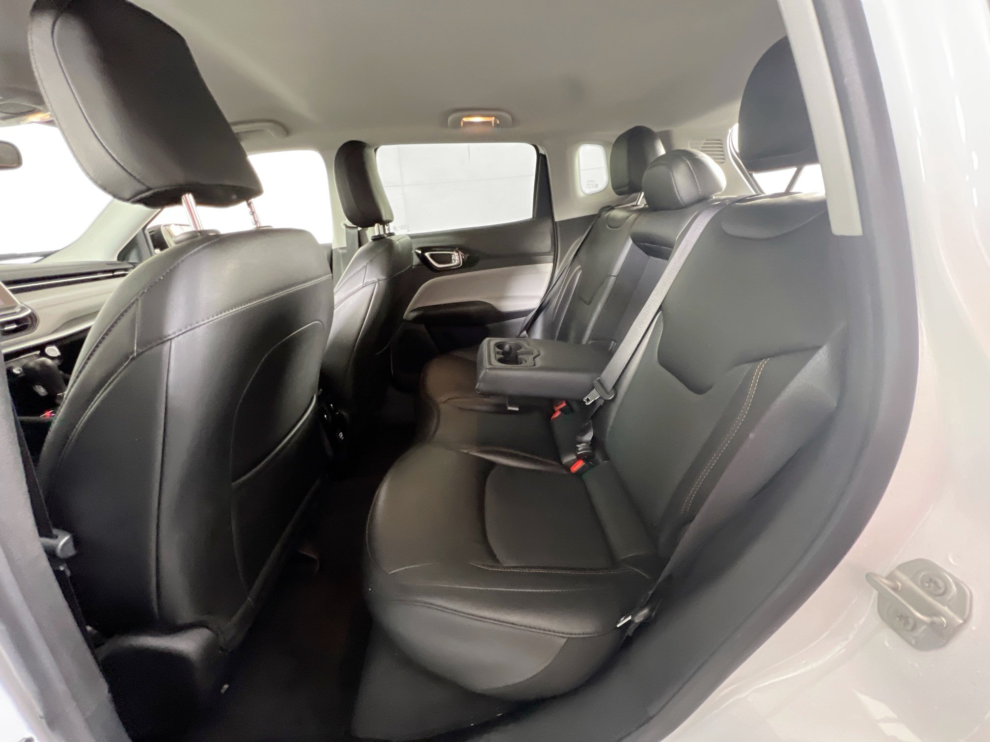 Used 2022 Jeep Compass Limited AWD/4WD image 23