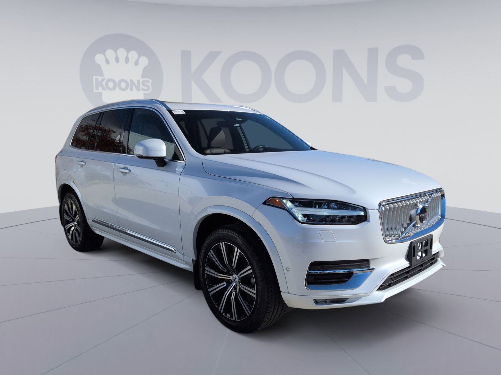 Used 2024 Volvo XC90 B6 Plus image 10