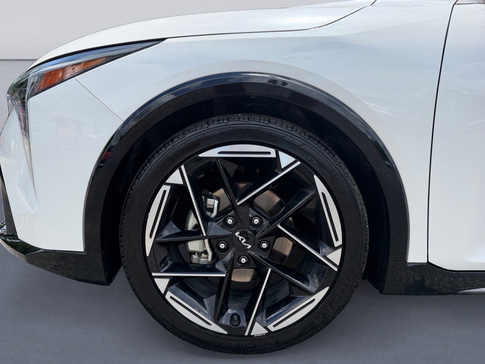 Used 2025 Kia K4 GT-Line w/ GT-Line Premium Package FWD image 9