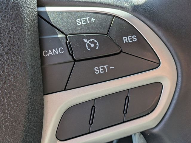 Used 2017 Jeep Cherokee Trailhawk w/ Cold Weather Group image 19