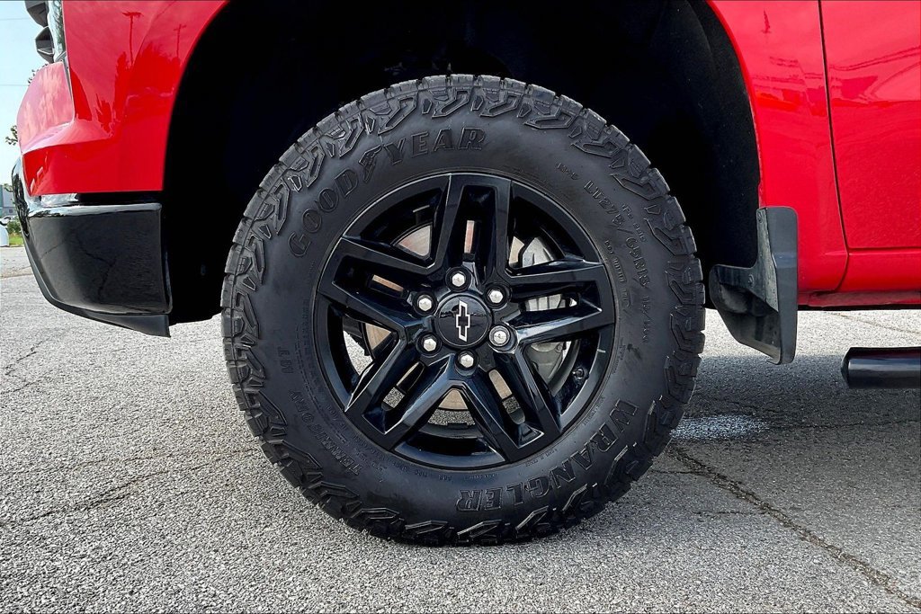 Used 2024 Chevrolet Silverado 1500 Custom Trail Boss AWD/4WD image 28