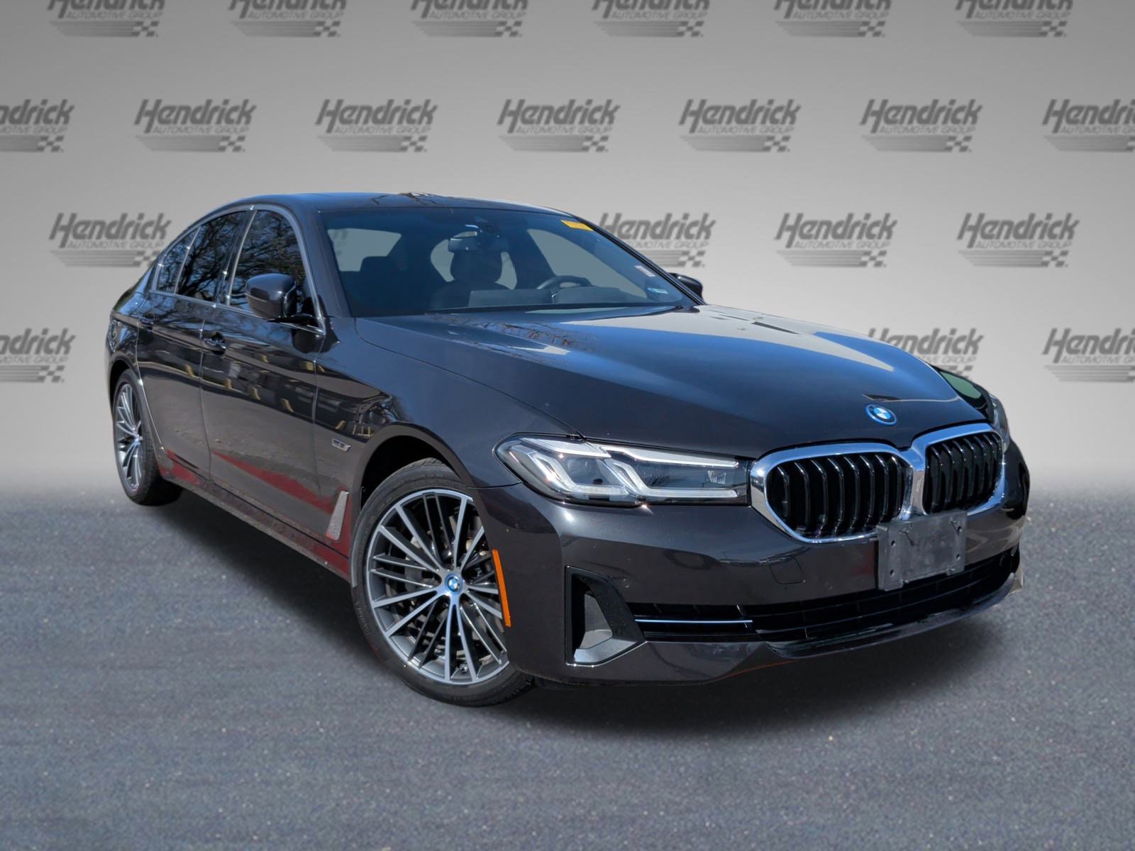 Certified 2023 BMW 530e w/ Premium Package image 2