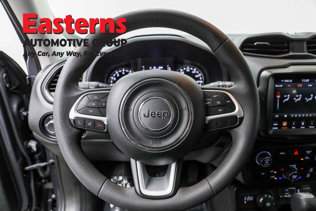 Used 2023 Jeep Renegade Latitude image 10