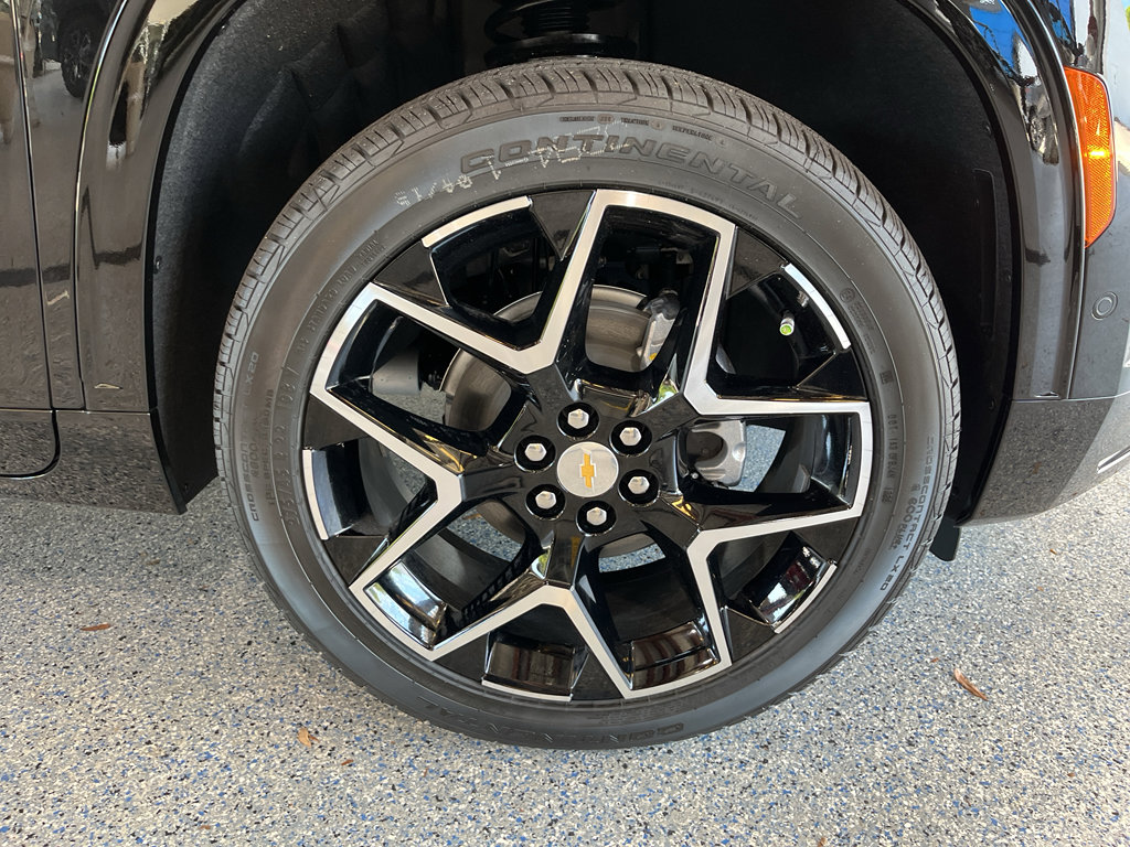 New 2026 Chevrolet Traverse High Country w/ LPO, Floor Liner Package FWD image 33