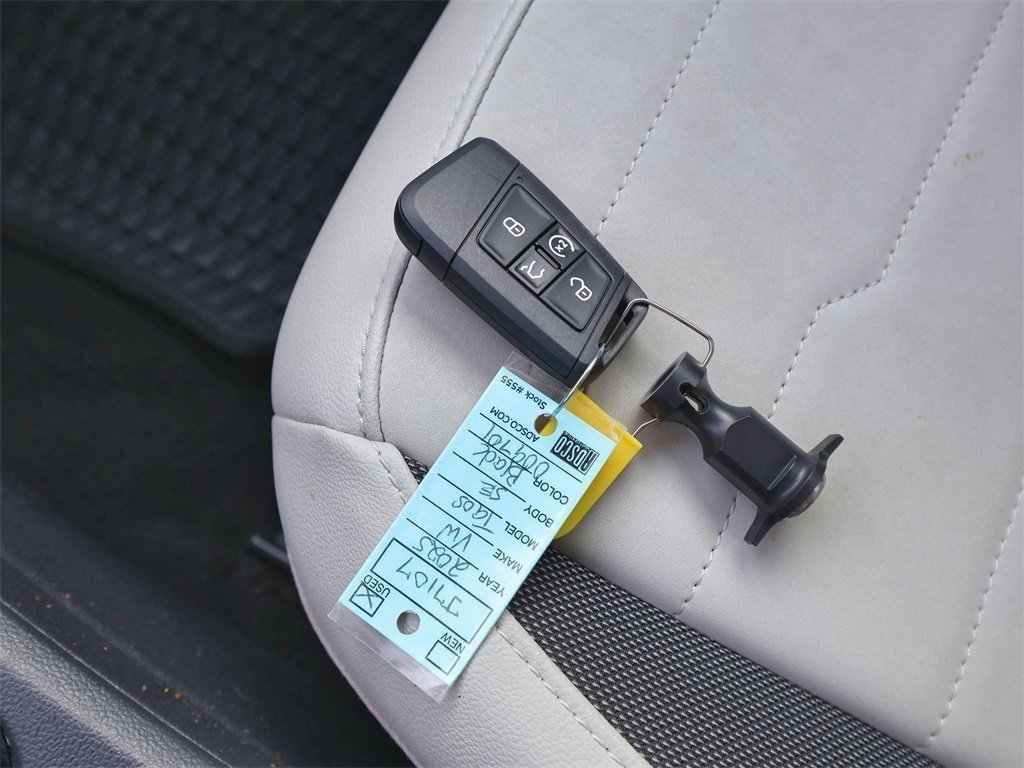 Certified 2025 Volkswagen Taos SE image 25