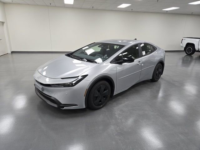 New 2026 Toyota Prius LE image 2