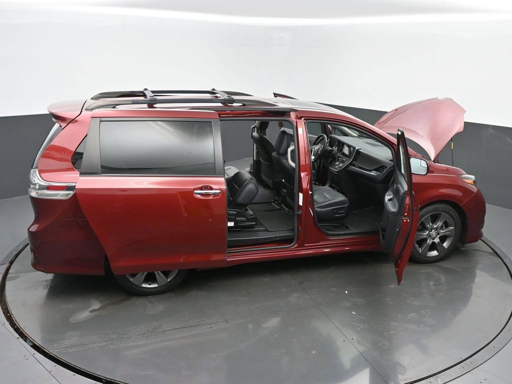 Used 2015 Toyota Sienna SE image 68