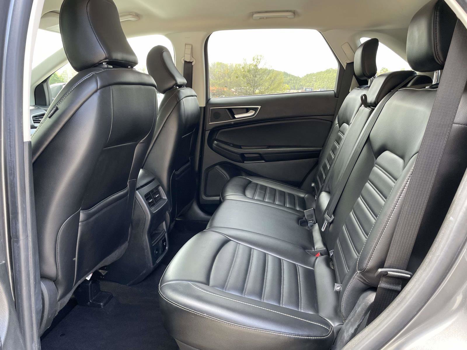 Used 2023 Ford Edge SEL w/ Convenience Package image 3