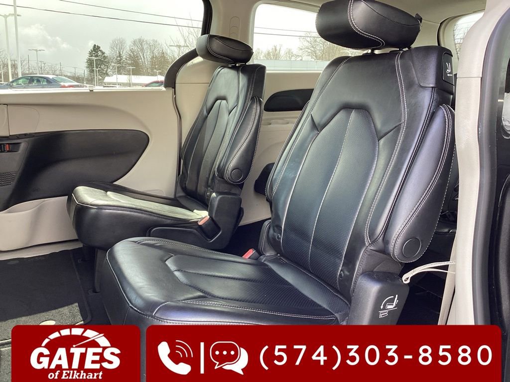 Used 2023 Chrysler Pacifica Touring-L FWD image 15