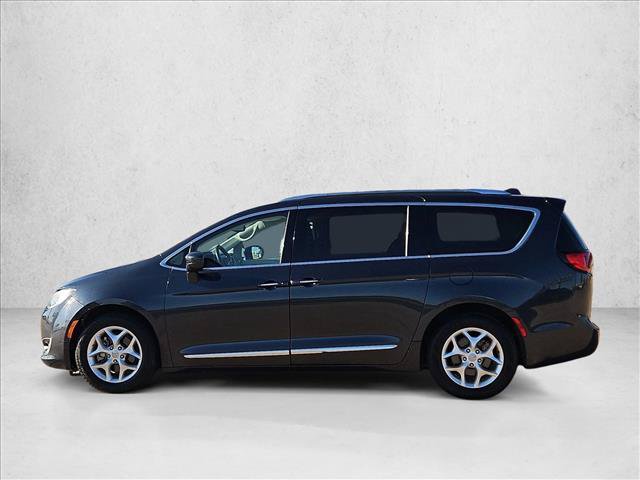 Used 2020 Chrysler Pacifica Touring-L Plus w/ Tire & Wheel Group FWD image 9