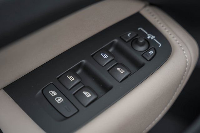 New 2026 Volvo XC60 B5 Plus w/ Protection Package Premier image 38