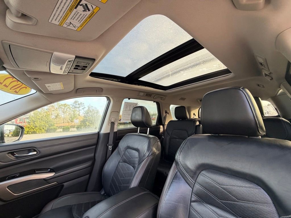 Certified 2022 Nissan Pathfinder Platinum w/ Cargo Package image 26