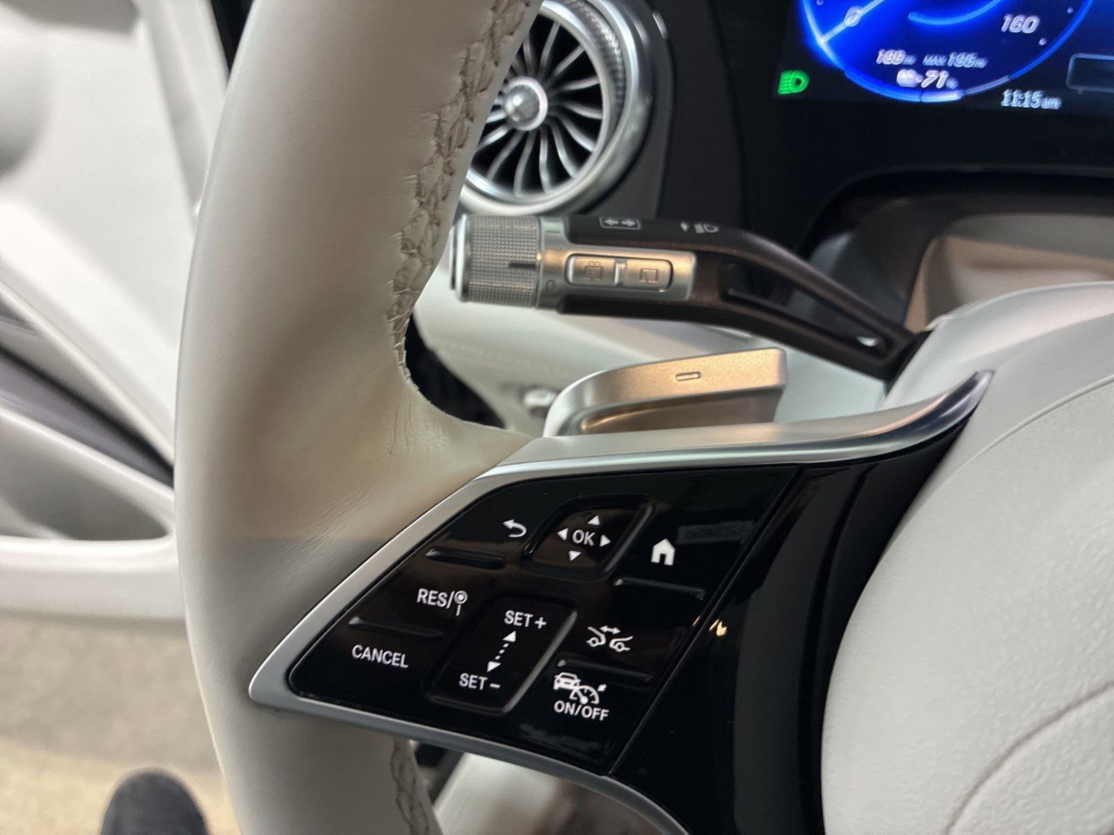 Used 2023 Mercedes-Benz EQS 580 4MATIC SUV image 20