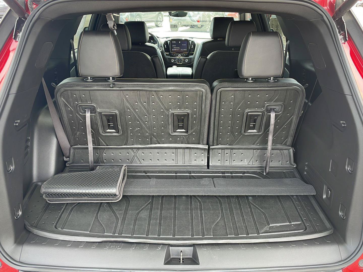 Used 2023 Chevrolet Traverse LT w/ LT Premium Package FWD image 31