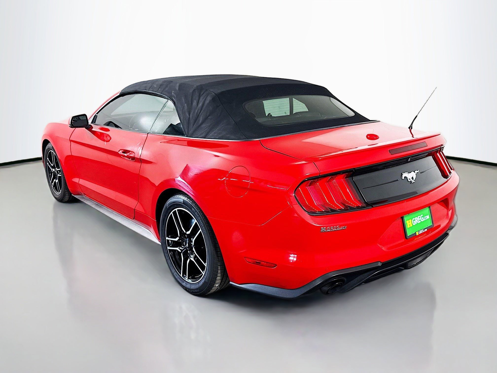 Used 2020 Ford Mustang Premium RWD image 7
