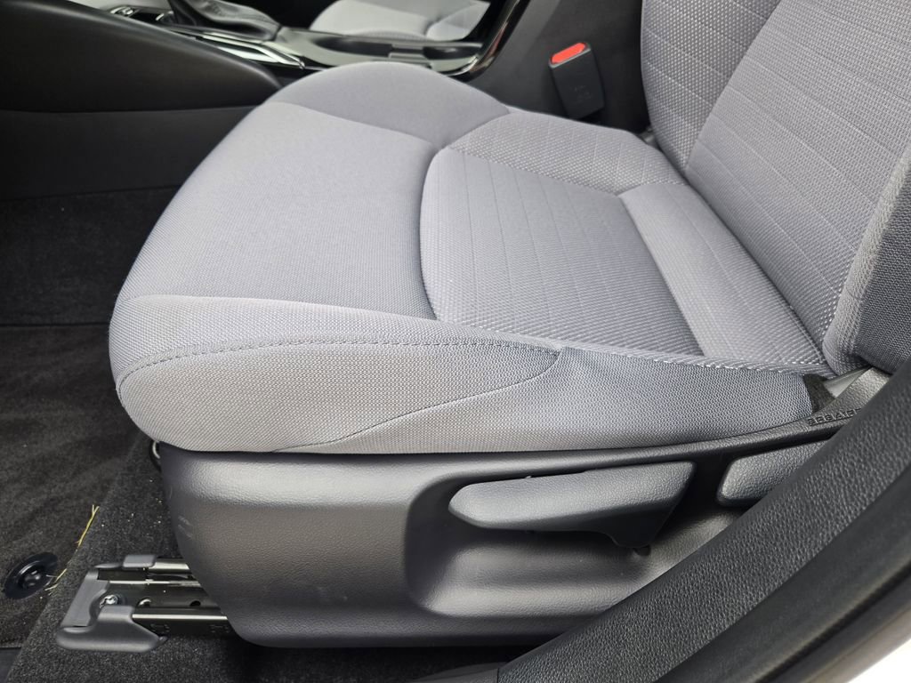 Used 2025 Toyota Corolla SE w/ SE Premium Package FWD image 15