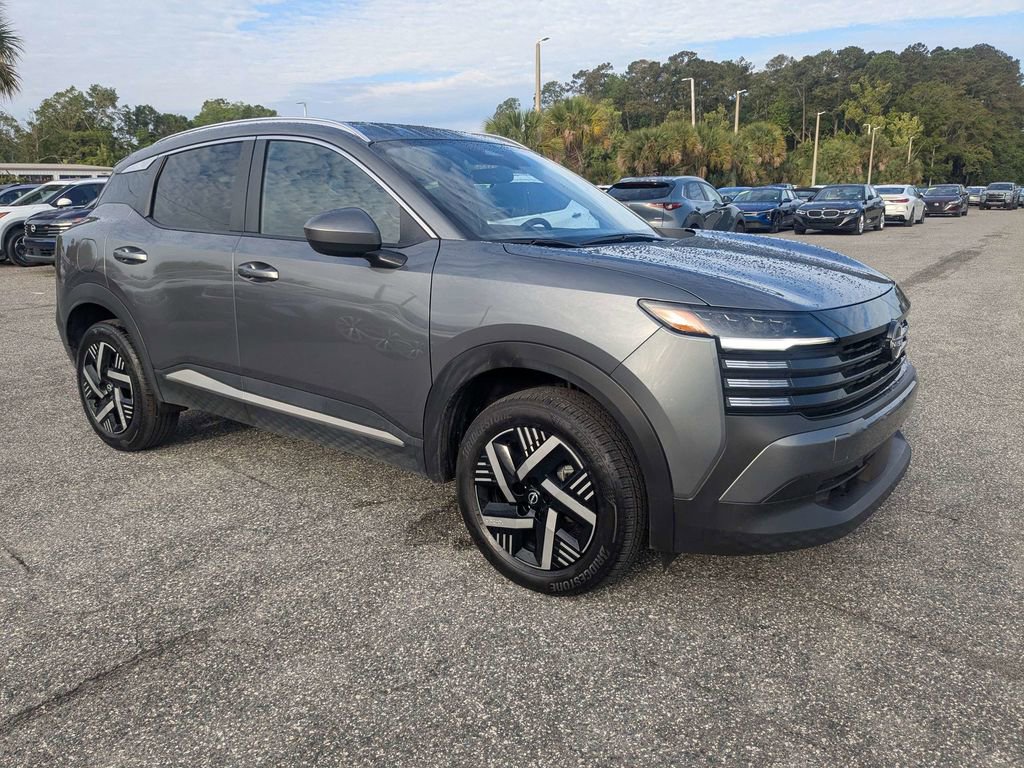 Used 2025 Nissan Kicks SV w/ SV Premium Package FWD image 2