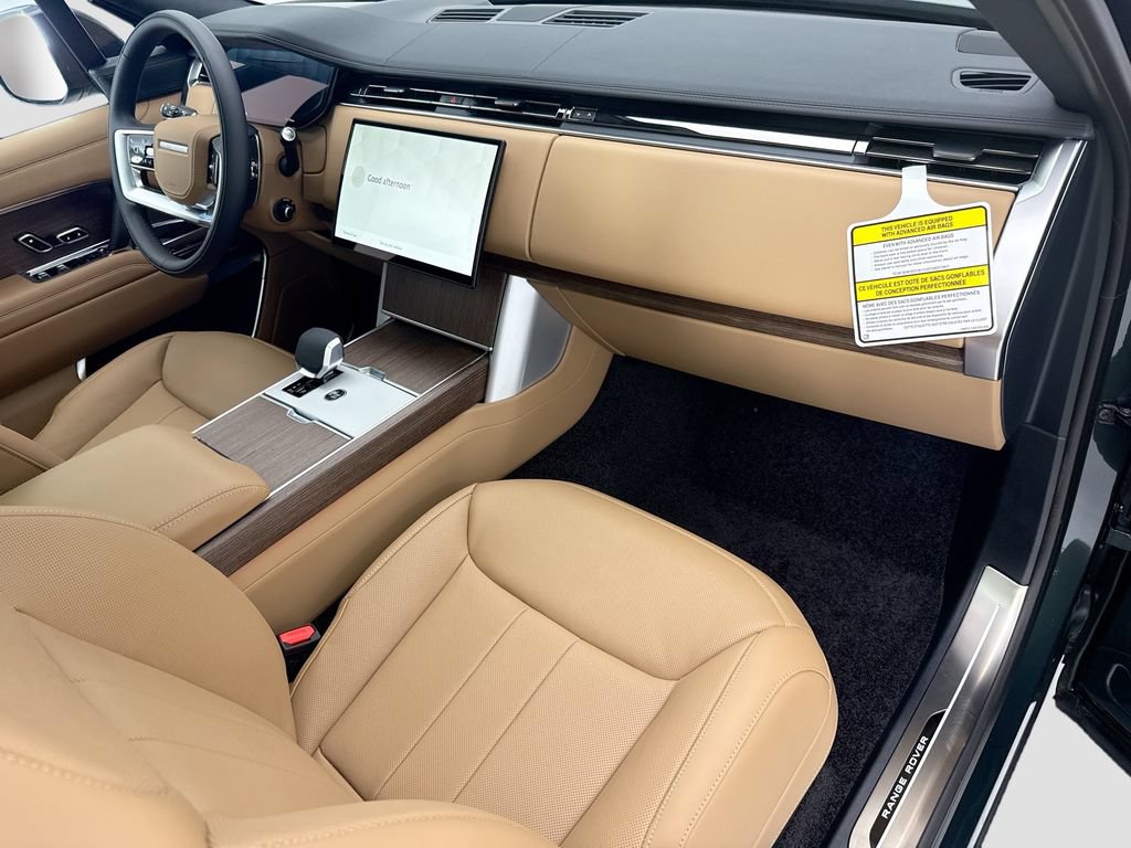 New 2026 Land Rover Range Rover Long Wheelbase SE AWD/4WD image 17