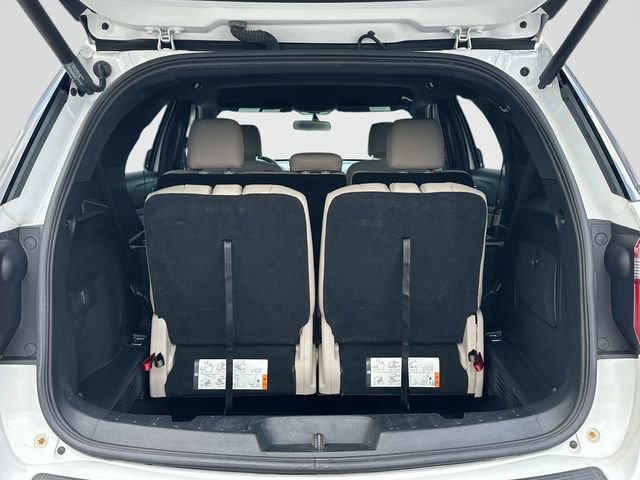 Used 2019 Ford Explorer XLT w/ Equipment Group 202A AWD/4WD image 18