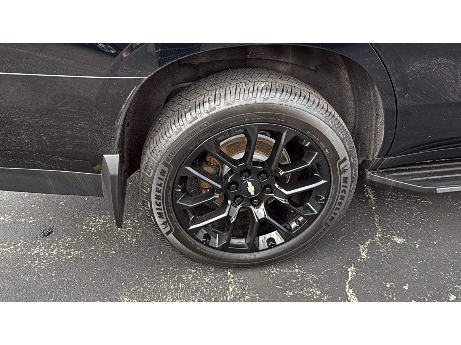 Used 2023 Chevrolet Tahoe LT w/ Luxury Package AWD/4WD image 13
