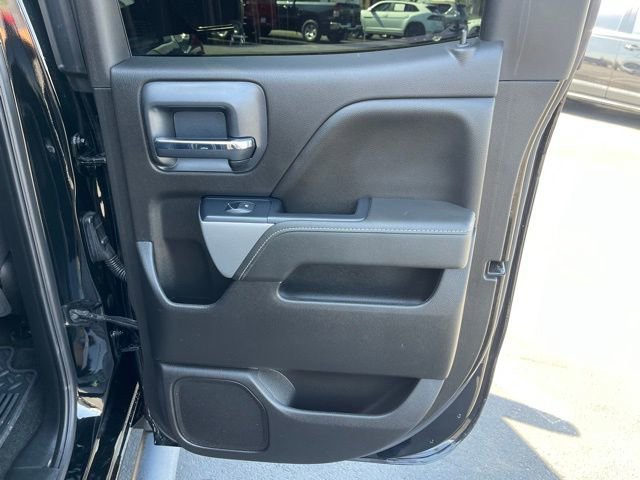 Used 2018 Chevrolet Silverado 1500 LT w/ Midnight Edition AWD/4WD image 10