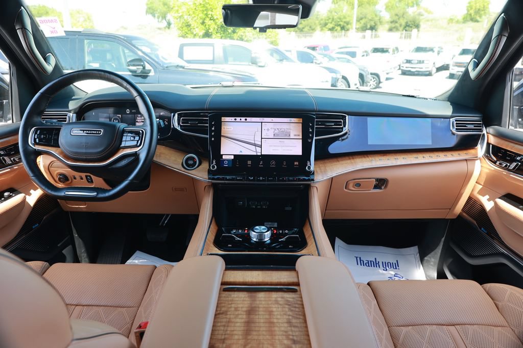 Used 2022 Jeep Grand Wagoneer Series III AWD/4WD image 29