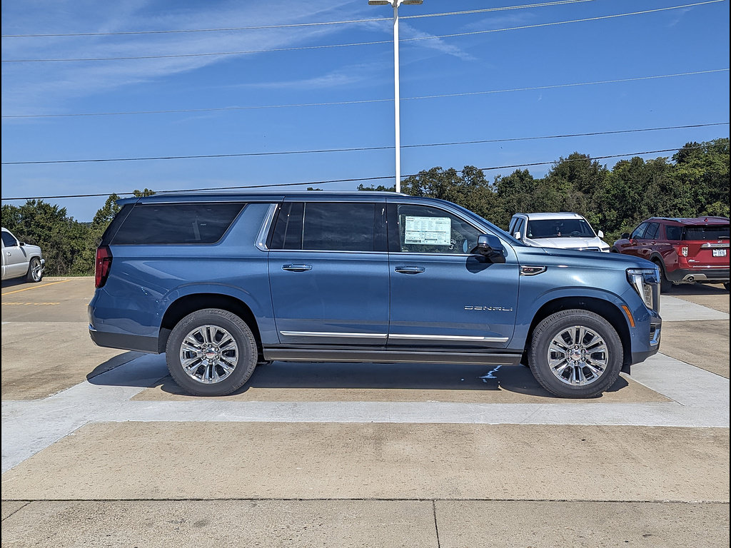 New 2026 GMC Yukon XL Denali w/ Denali Reserve Package AWD/4WD image 6