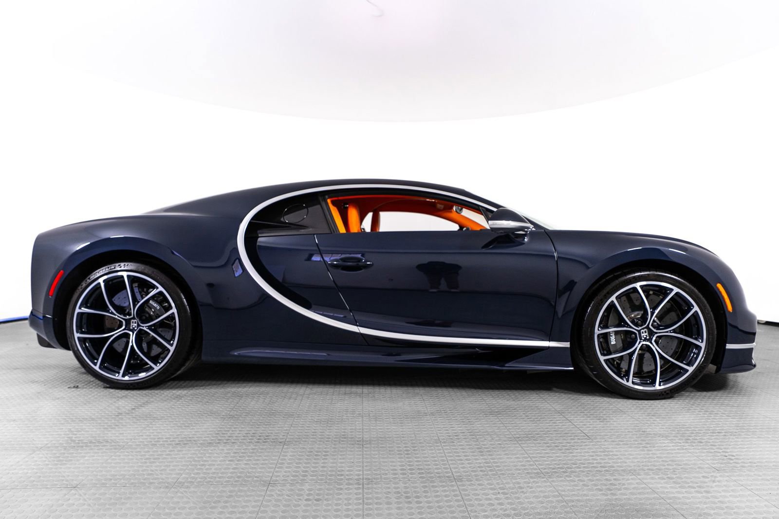 Used 2018 Bugatti Chiron image 10