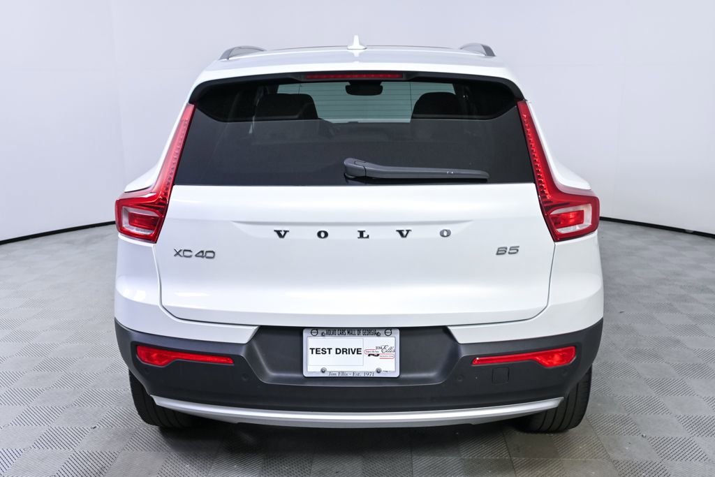 Certified 2024 Volvo XC40 B5 Ultimate w/ Protection Package AWD/4WD image 31