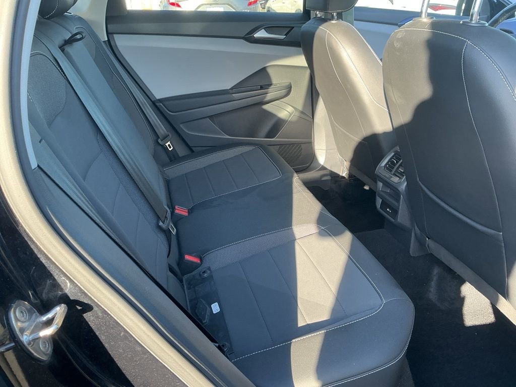 Used 2022 Volkswagen Taos SE FWD image 21