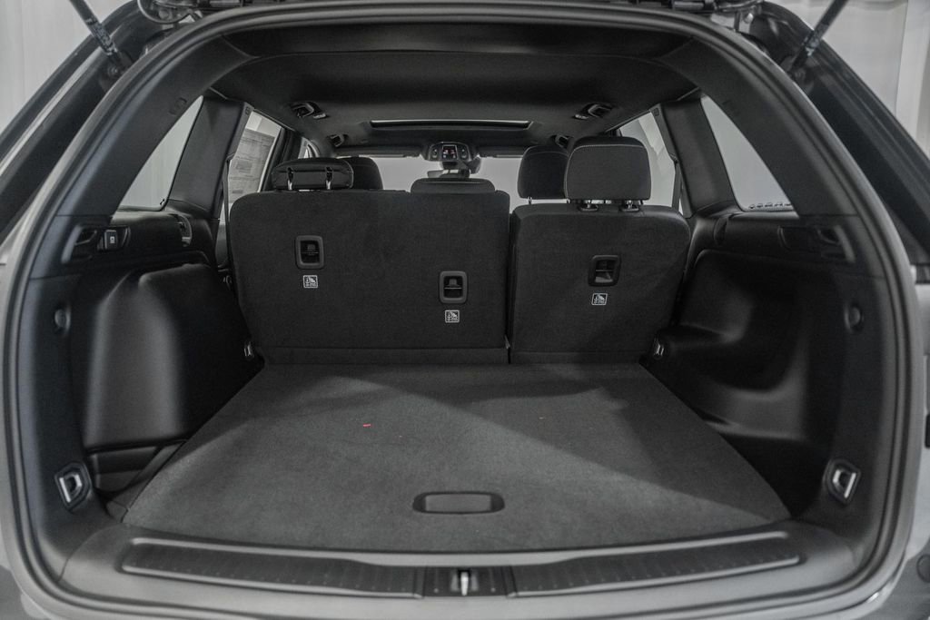 New 2025 Jeep Grand Cherokee Laredo X w/ Trailer Tow Package image 9