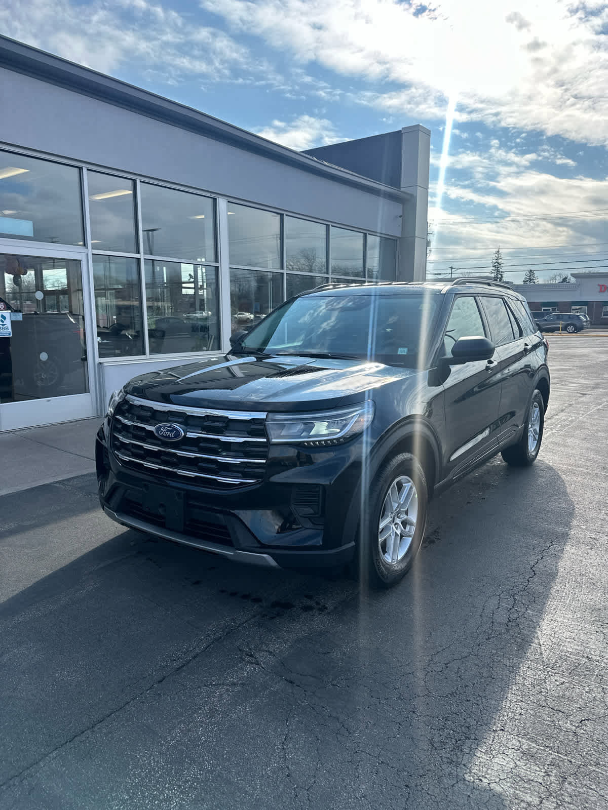 New 2026 Ford Explorer Active image 2