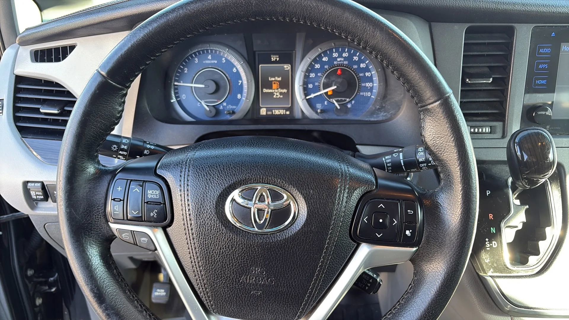 Used 2015 Toyota Sienna XLE image 18