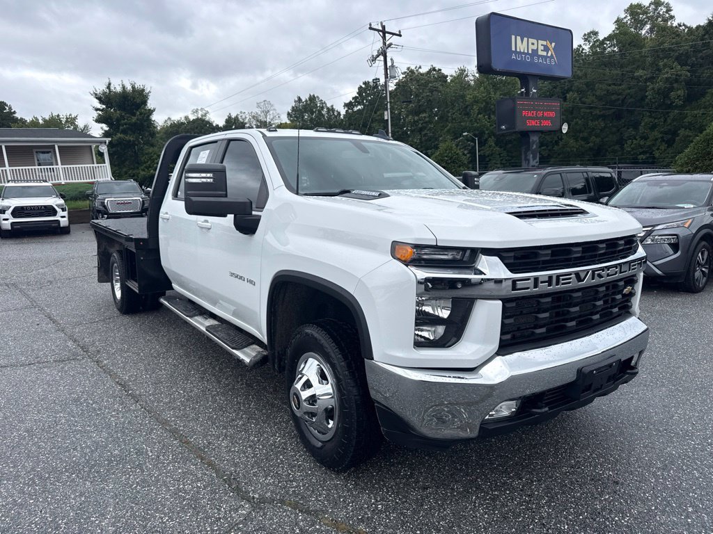Used 2023 Chevrolet Silverado 3500 LT AWD/4WD image 2