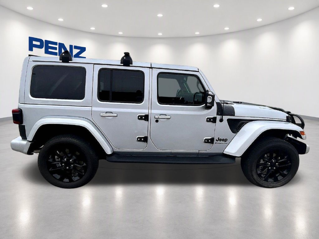 Used 2023 Jeep Wrangler Unlimited Sahara AWD/4WD image 11