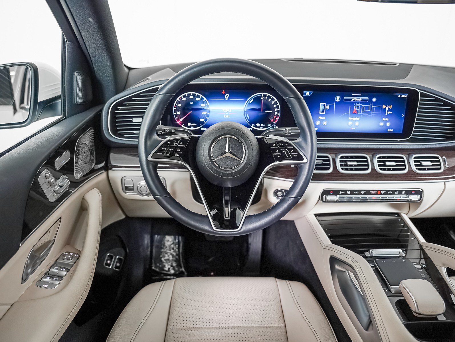 Certified 2025 Mercedes-Benz GLE 450e 4MATIC image 11